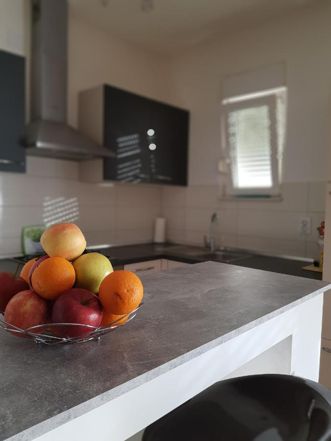 Apartmani Milutin Бродарица Экстерьер фото