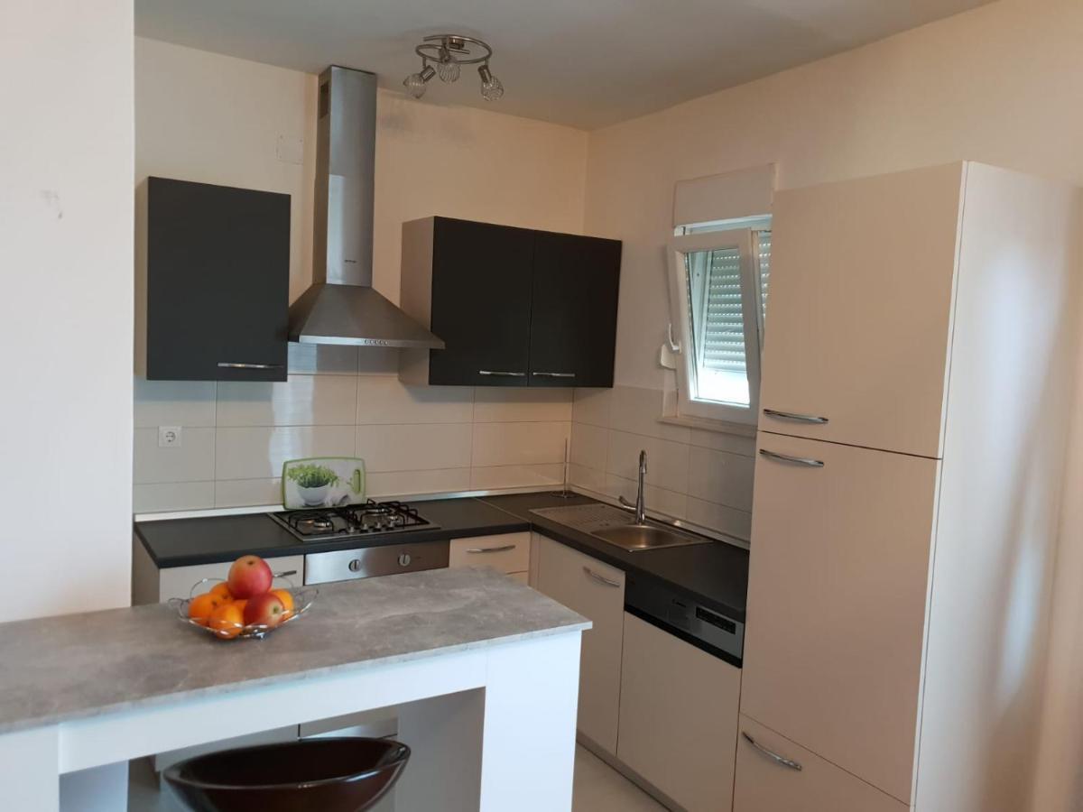 Apartmani Milutin Бродарица Экстерьер фото
