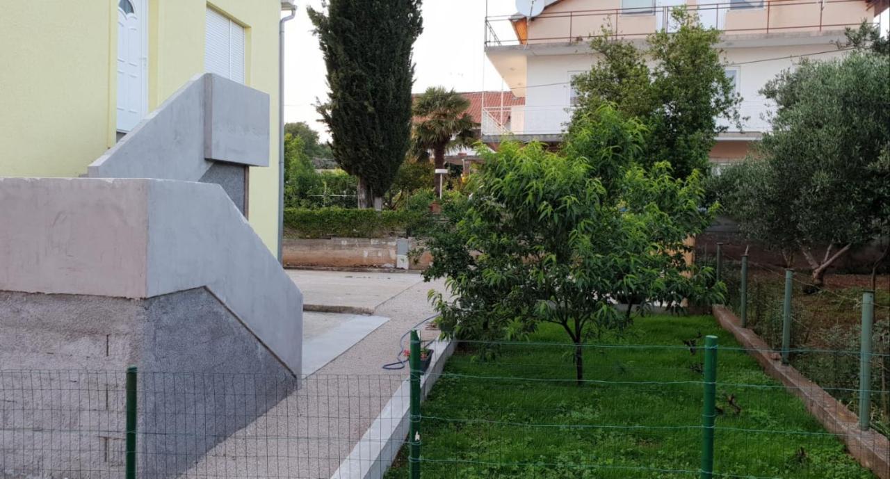 Apartmani Milutin Бродарица Экстерьер фото