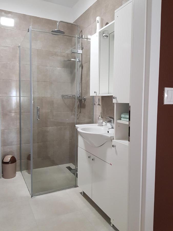 Apartmani Milutin Бродарица Экстерьер фото
