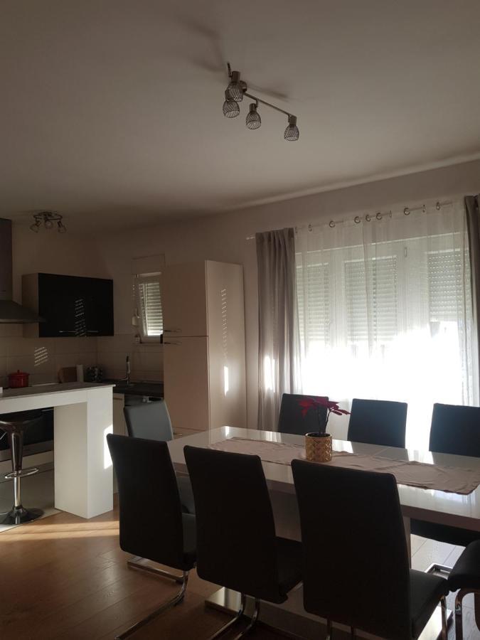 Apartmani Milutin Бродарица Экстерьер фото