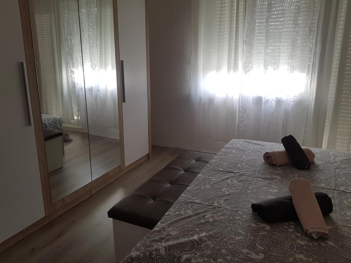 Apartmani Milutin Бродарица Экстерьер фото