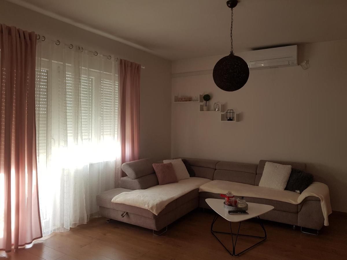 Apartmani Milutin Бродарица Экстерьер фото
